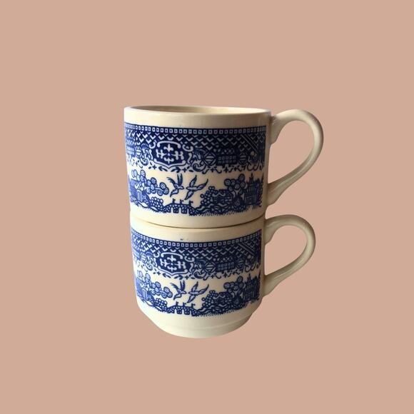 Vintage Blue Willow Mug Pair • USA Pottery Blue & White Cups - Picture 5 of 7